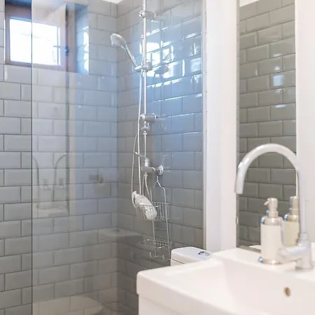 Universitate Heart View