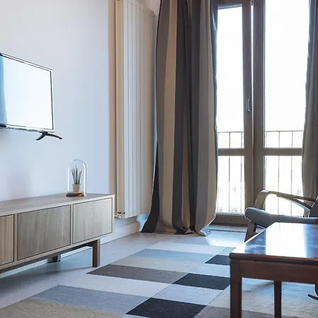 Universitate Heart View